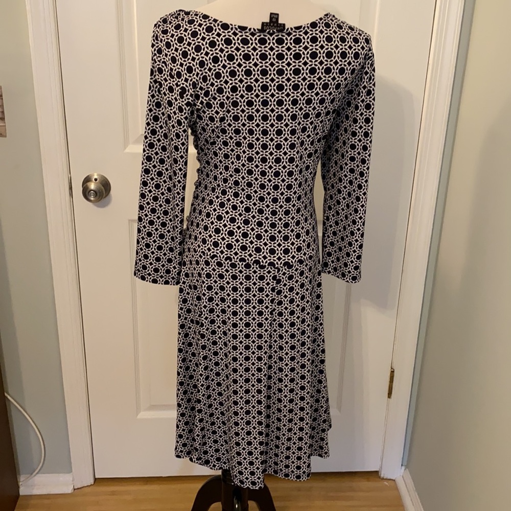 Navy & White Geometric Print - Picture 3 of 4